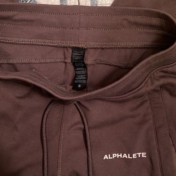 Alphalete Core Jogger in color Mocha - Picture 4 of 4